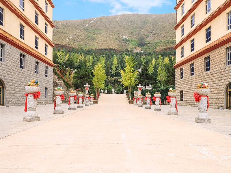 灵山宝塔陵园和清东陵万佛园该怎么选(两者价格多少) 灵山宝塔陵园和清东陵万佛园该怎么选(两者价格多少)